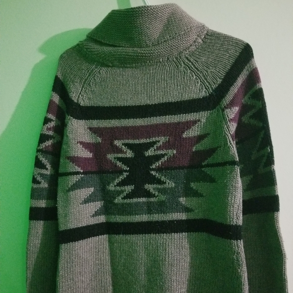 Women's Zip-Up Sweater - Picture 3 of 4